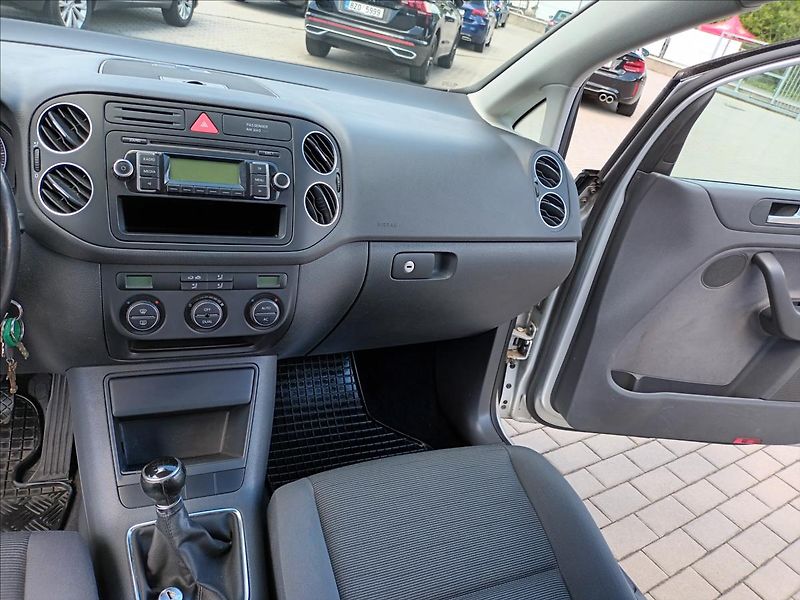 Volkswagen Golf Plus 1,4 TSI,90KW,DIGIKLKIMA,TEMPOM - fotka 13 z 33