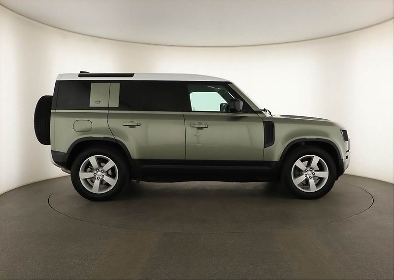 Land Rover Defender (2021) D250 AWD - fotka 6 z 17