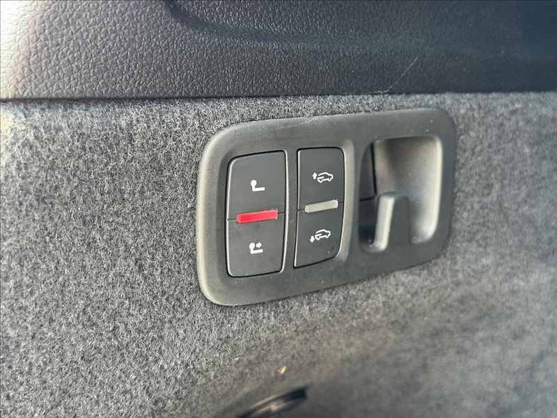 Audi Q7 3,0 50TDI S-LINE quattro ČR DP - fotka 33 z 38