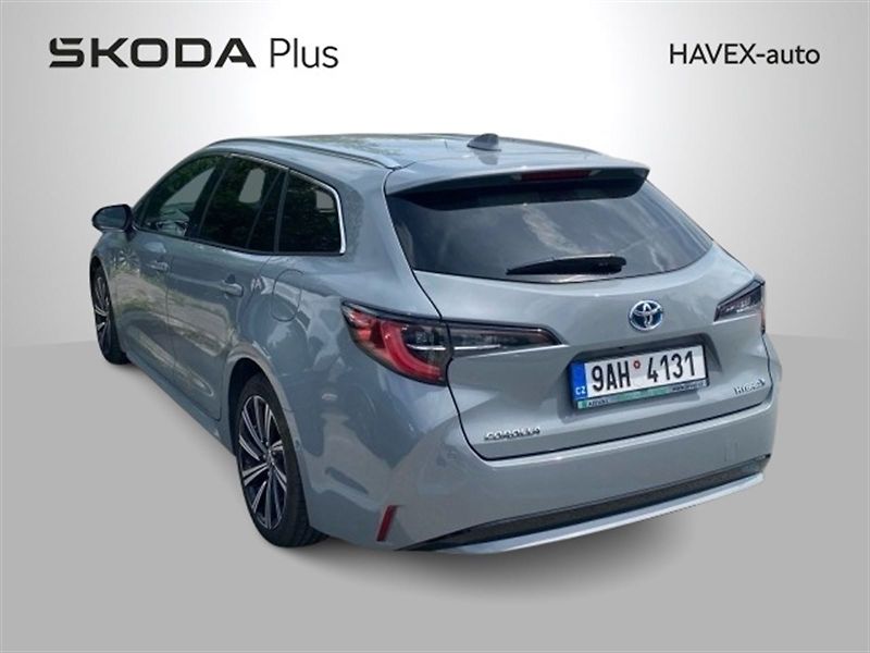 Toyota Corolla (2022) TS 1.8 Hybrid e-CVT Comfort - fotka 2 z 5