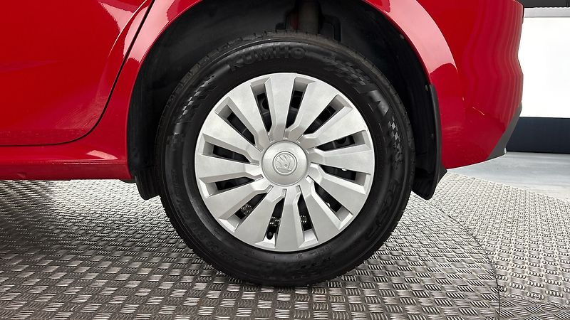 Škoda Kamiq 1.5 TSI Ambition - fotka 19 z 24