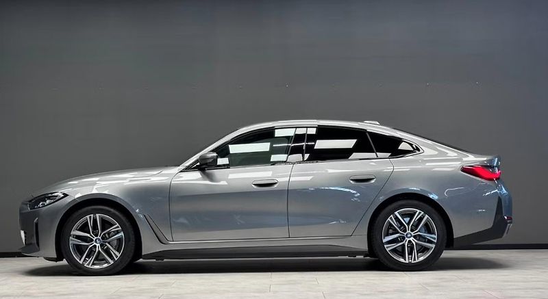 BMW i4 eDrive40 GC SoH 95% Bílý in. - fotka 5 z 23
