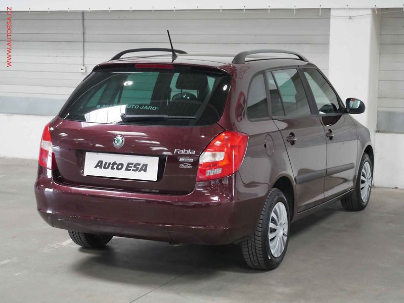 Škoda Fabia (2012) 1.2, 2.maj,ČR, AC, temp - fotka 6 z 16