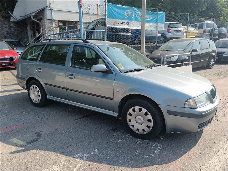 Škoda Octavia 1,9 TDi  Advance - fotka 14 z 19