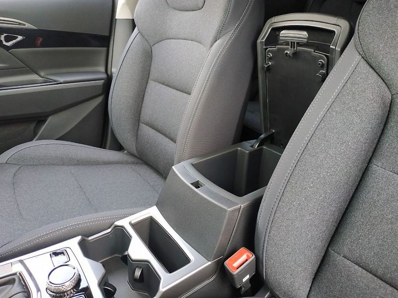 KGM Korando 1.5T, Style+2WD, AT, SKLADEM - fotka 29 z 33