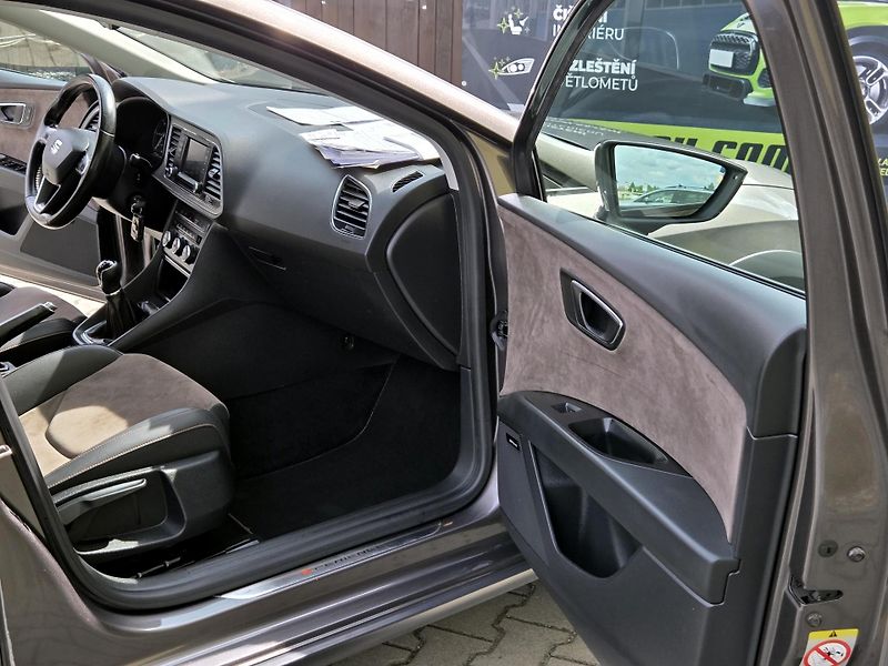 Seat Leon 2,0TDi xPERIENCE 4drive ROZVOD - fotka 26 z 51