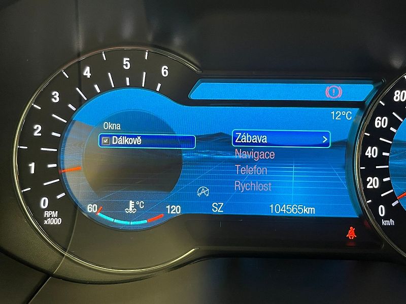 Ford S-MAX 2.0 EB Titanium LED manuál - fotka 59 z 65