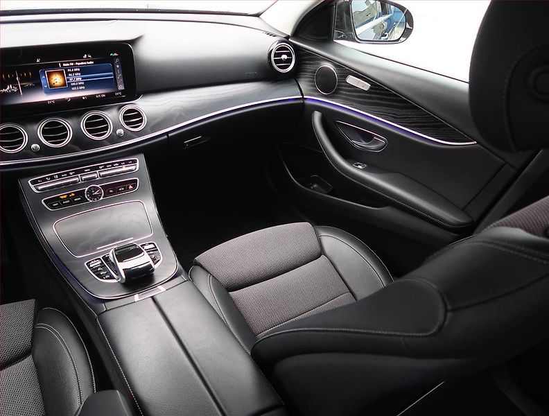 Mercedes-Benz Třídy E (2018) Avantgarde E 300 d - fotka 8 z 23