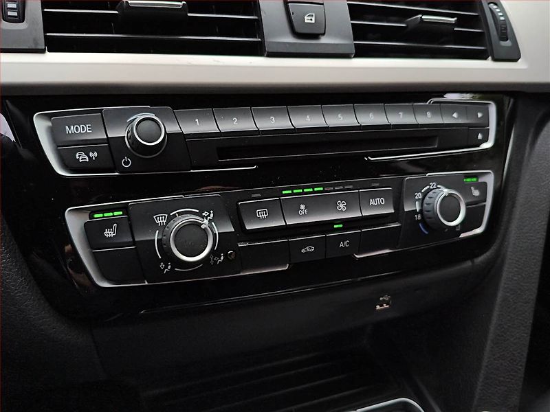BMW Řada 3 (2019) 320d xDrive GT, 4X4, Automat - fotka 16 z 17
