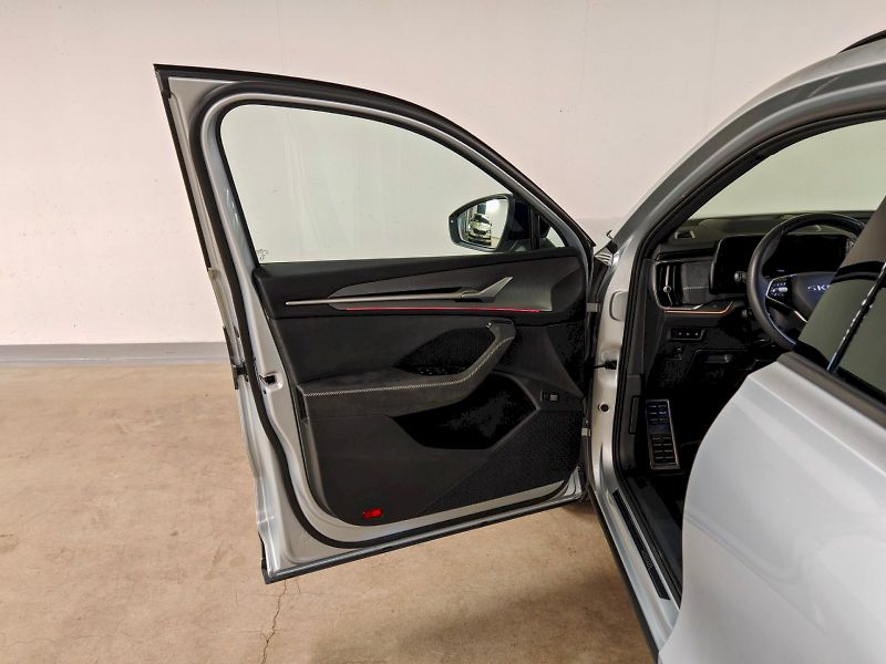 Škoda Kodiaq (2025) 2.0 TDI 142 kW DSG 4x4 Sportli - fotka 23 z 34