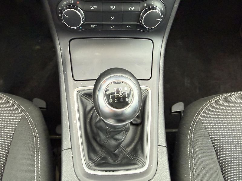 Mercedes-Benz Třídy B 180CDI TAŽNÉ - fotka 19 z 22