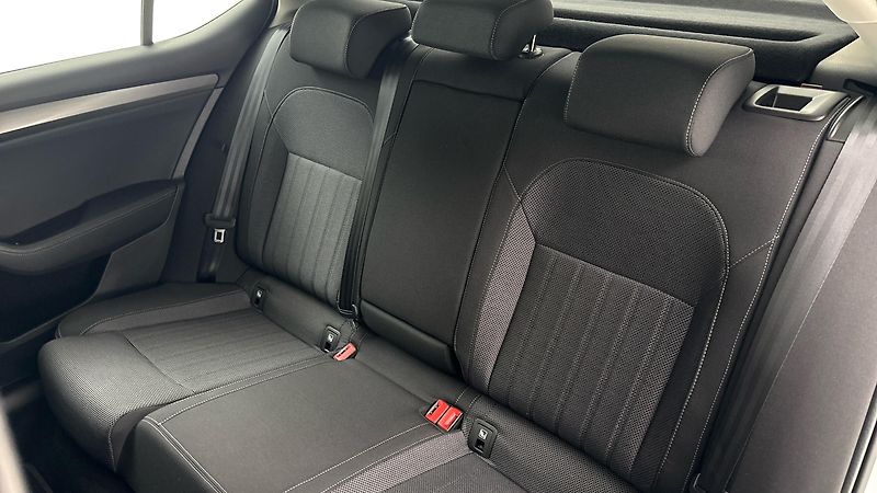 Škoda Superb 2.0 TDI DSG 4x4 Style - fotka 16 z 27