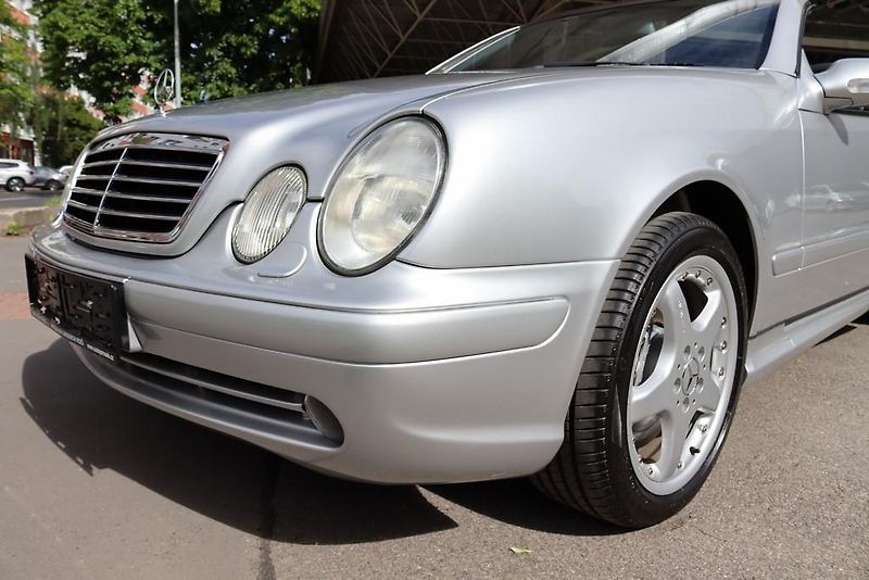 Mercedes-Benz CLK 55 AMG V8 CABRIO 255kW - fotka 6 z 50