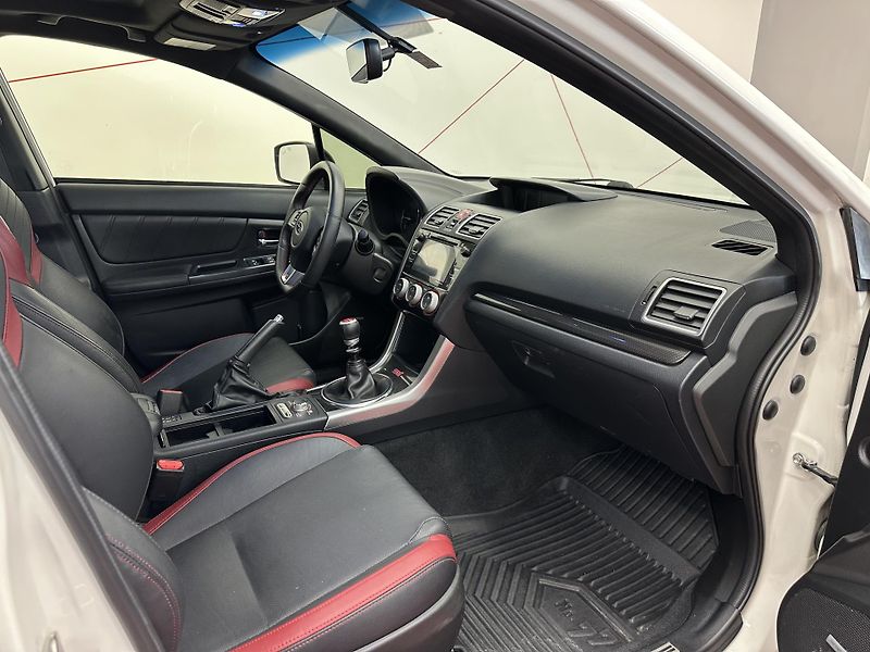 Subaru WRX STI (2017) WRX STI 2.5*BEZKLÍČ*PANO*TOP - fotka 10 z 21