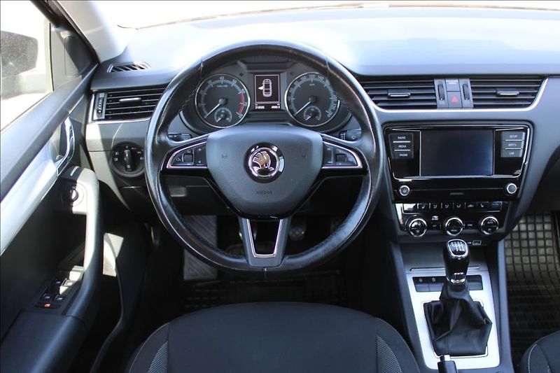 Škoda Octavia 1,5 TSi  AMBITION, DPH, ČR - fotka 13 z 34