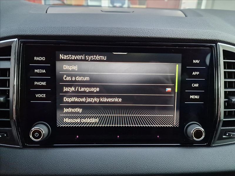 Škoda Karoq 2.0 TDI 110kW 4x4 DSG Style - fotka 30 z 50