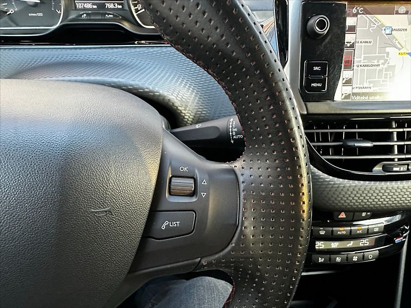 Peugeot 208 1,2 81kW GT Line, rozvody! - fotka 23 z 39
