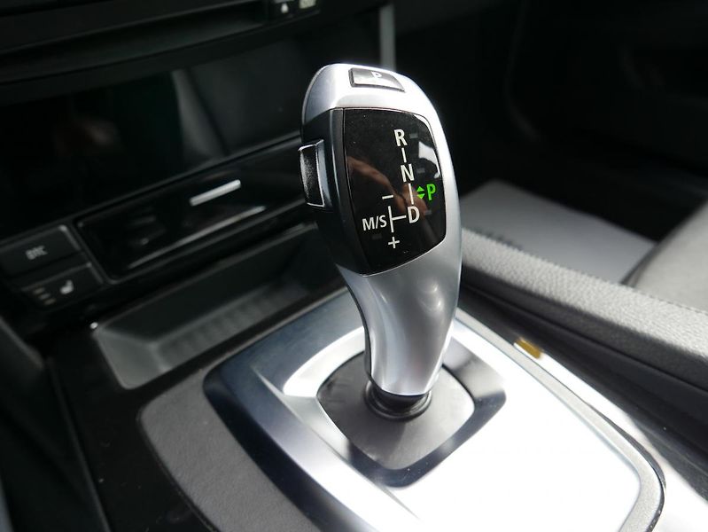 BMW Řada 5 530Xi 200kW Automat REZERVACE - fotka 34 z 41