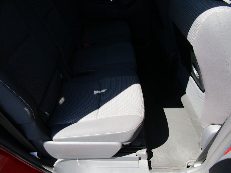 Toyota Verso 1.6 D-4D, aut. Klima, 1. maj. - fotka 24 z 41