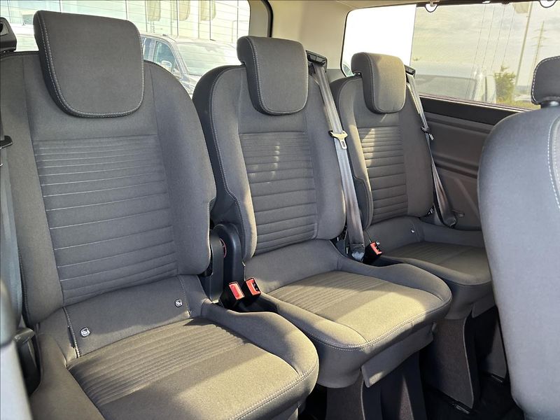 Ford Tourneo Custom 2,0 mHEV 136kW Titanium L2 - fotka 15 z 41