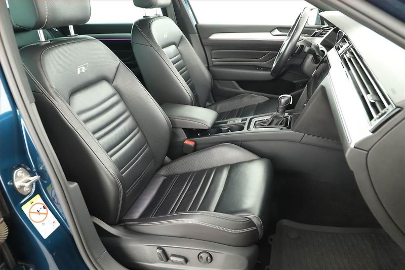 Volkswagen Passat (2021) R-Line 2.0 TDI - fotka 18 z 21