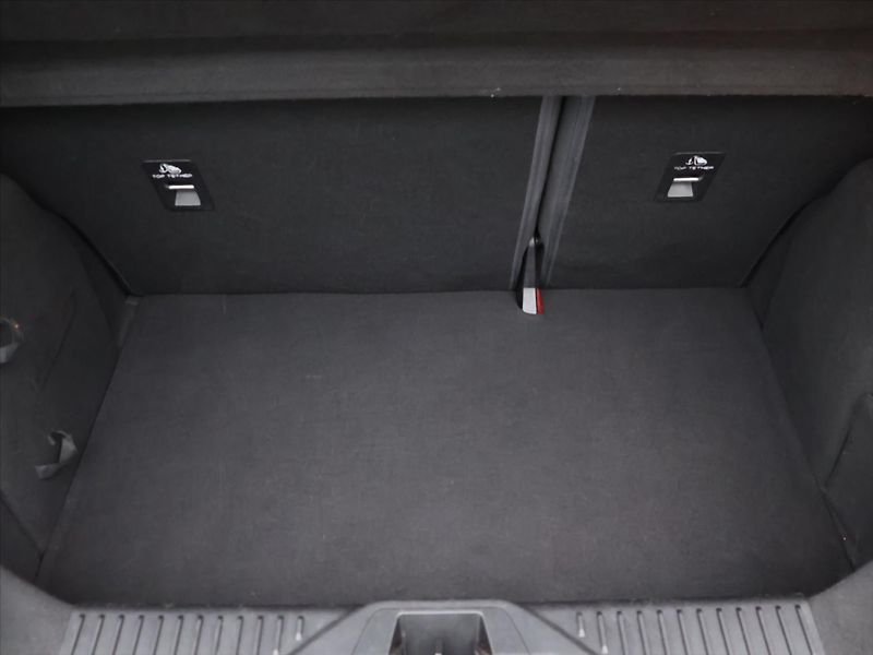 Ford Fiesta 1,1 i 63KW Aut.klima CZ DPH - fotka 10 z 33