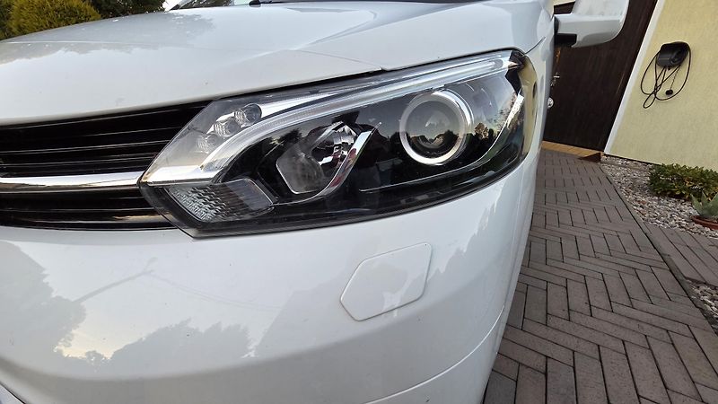 Toyota ProAce Verso (2020) 2.0D-4D 130 kW 6 míst, DPH VIP - fotka 15 z 29