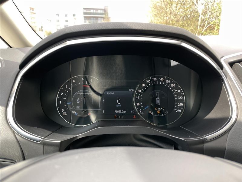 Ford S-MAX 2,0 EcoBlue AWD A8 Titanium TZ - fotka 9 z 23