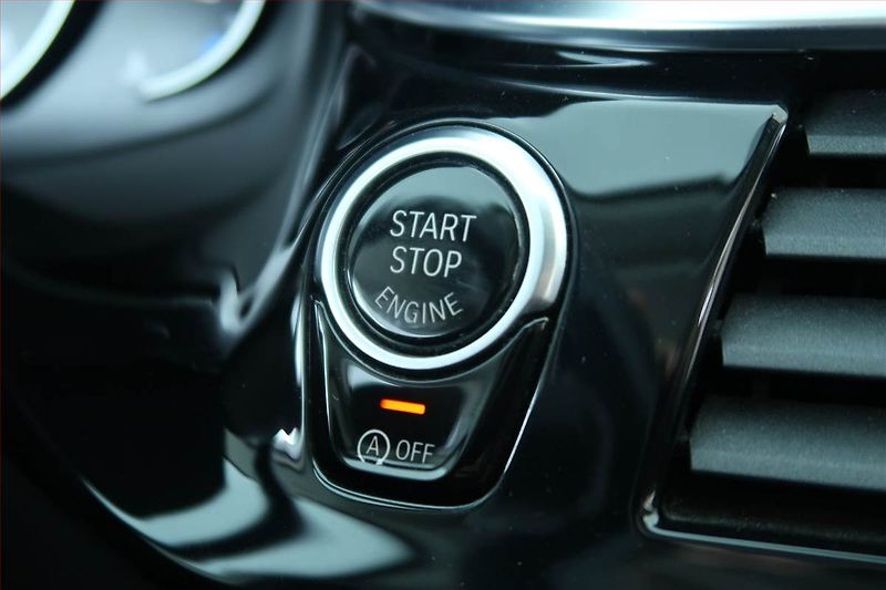 BMW Řada 5 (2018) 520d xDrive, 4X4, Automat - fotka 21 z 25