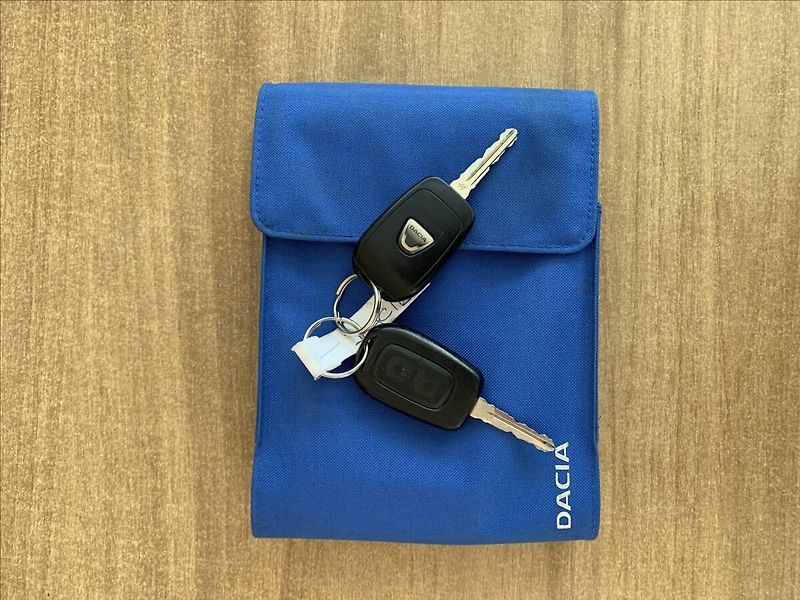 Dacia Logan 1,0 SCe ČR,SERVISKA,KLIMA - fotka 18 z 18