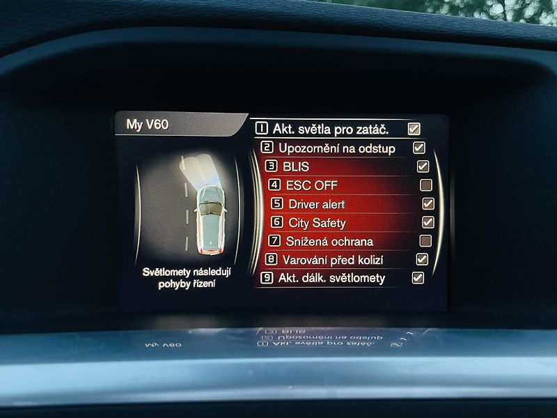 Volvo V60 2.4D4 5V AUTOMAT KAMERA TAŽNÉ - fotka 43 z 46