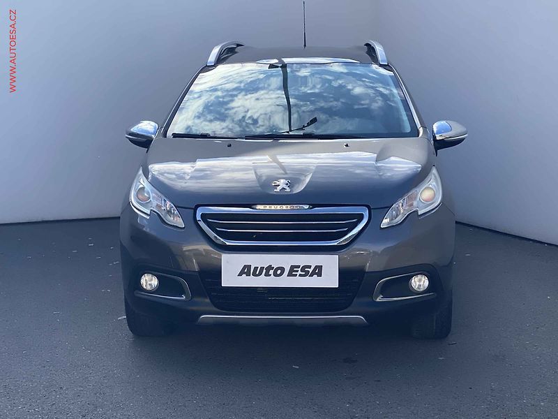 Peugeot 2008 (2015) 1.2 PT, Style, navi - fotka 2 z 15