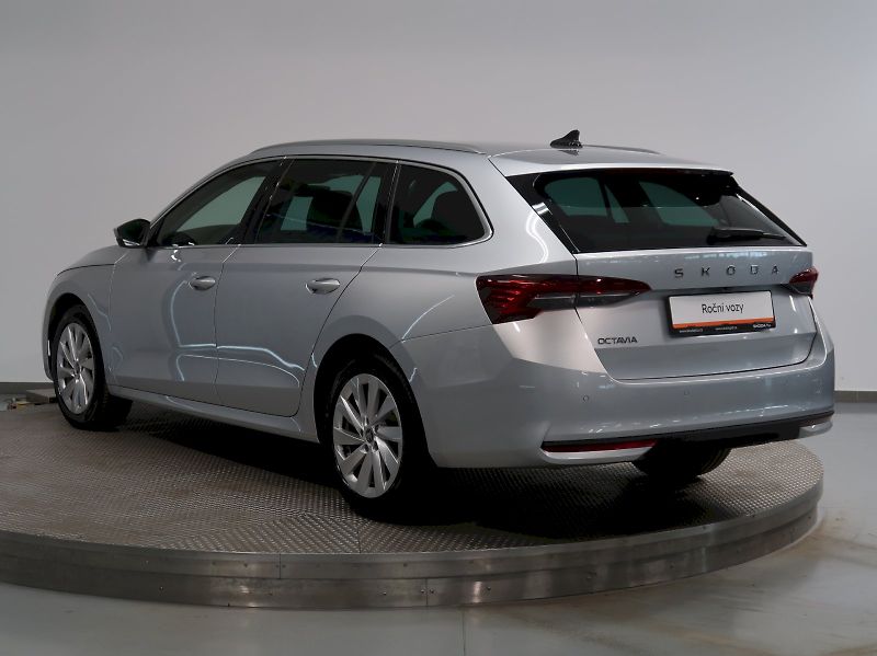 Škoda Octavia (2025) TOP SELECTION 2.0TDI 110KW DSG - fotka 7 z 44