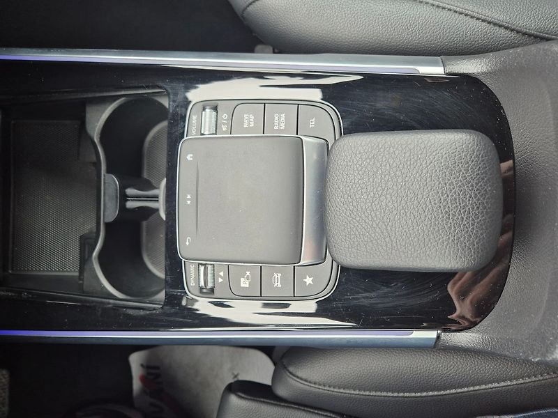 Mercedes-Benz GLB 200D 4MATIC, záruka 7/2027 neb - fotka 36 z 42