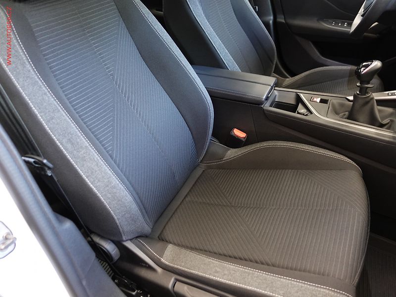 Peugeot 308 (2022) 1.2PT, ČR, Klima - fotka 11 z 21