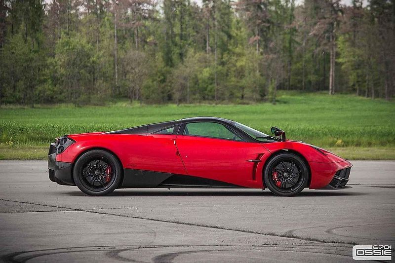 Pagani Huayra.