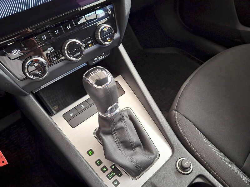 Škoda Octavia (2019) Combi Ambition Plus DSG 1,5TSi - fotka 30 z 34