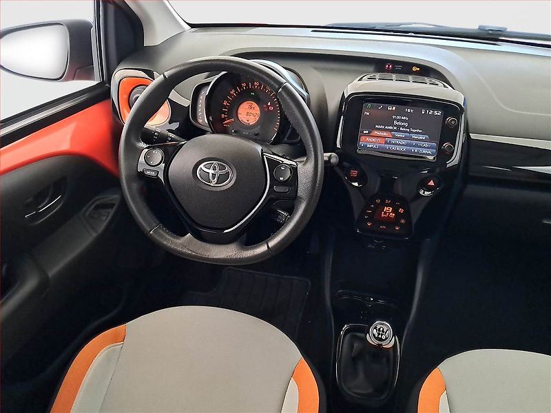 Toyota Aygo (2015) 1.0 VVT-i, Park. senzory - fotka 7 z 16