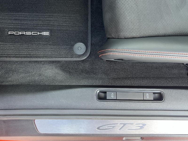 Porsche 911 (2021) GT3 - fotka 24 z 26