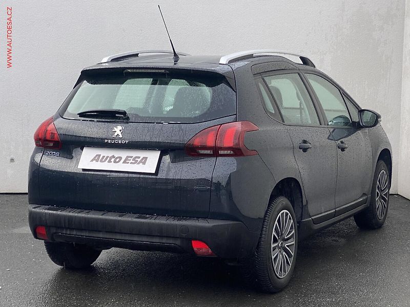 Peugeot 2008 (2018) 1.2 PT, ČR, Active, +kola - fotka 4 z 16