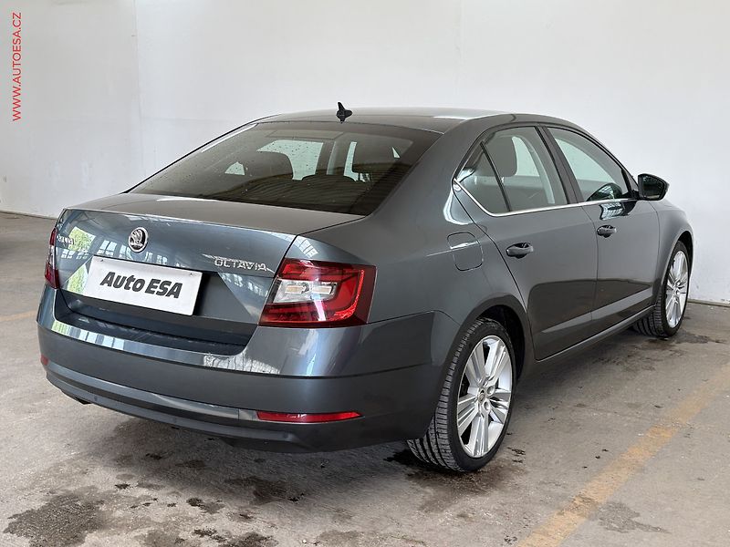 Škoda Octavia (2018) 2.0 TDi, ČR, Style, DSG, LED - fotka 4 z 17