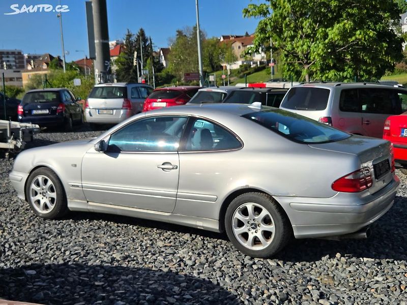 Mercedes-Benz CLK (2001) 320i - V6 Aut LPG Depozit - fotka 3 z 13