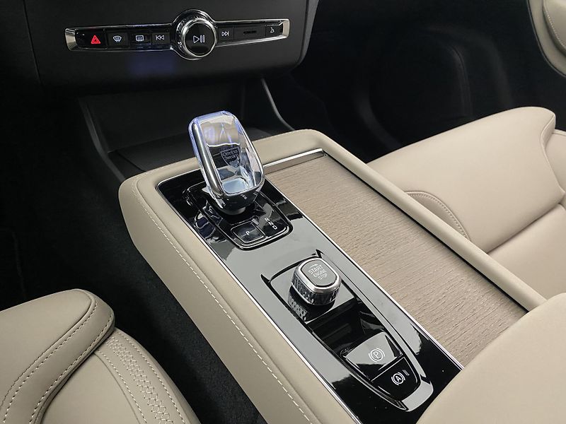Volvo XC90 (2026) B5 AWD AUT BRIGHT PLUS 7míst - fotka 31 z 63