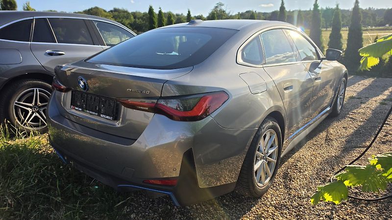 BMW i4 (2022) eDrive40 | 81 kWh - fotka 4 z 9