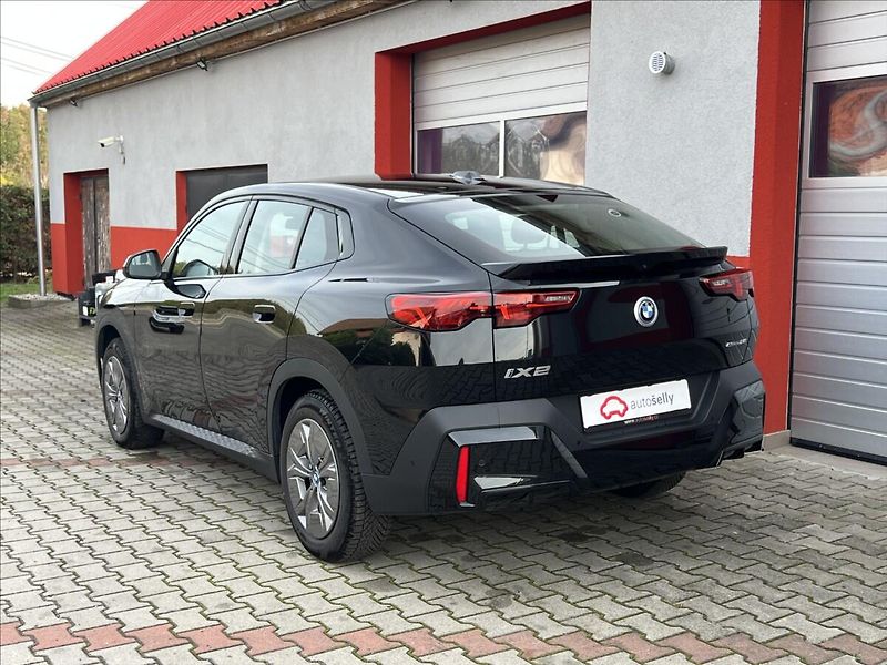BMW iX2 0,0 eDrive20  Záruka 150kW - fotka 4 z 39