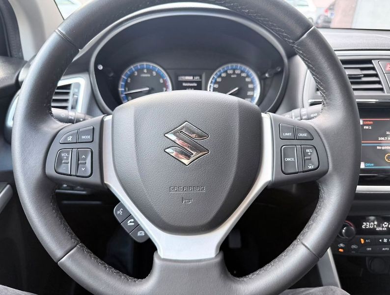 Suzuki SX4 S-Cross Comfort+ 4x4 Navigace /Xenony - fotka 11 z 23