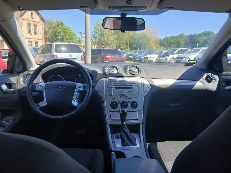 Ford Mondeo 2.0 TDCI, automat - fotka 22 z 31