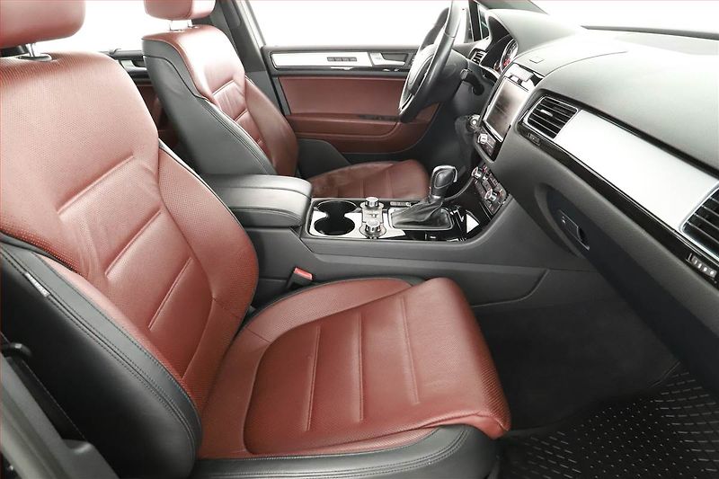 Volkswagen Touareg (2012) 3.0 TDI, 4X4, Automat - fotka 7 z 21