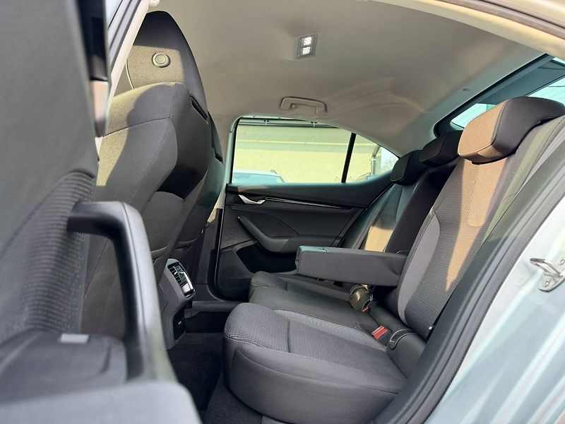 Škoda Octavia Selection 1,5 TSI 85 kW 6° MP - fotka 22 z 25