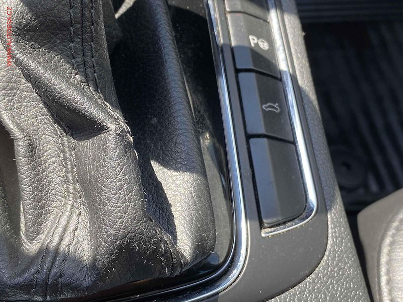 Škoda Superb (2012) 2.0TDi, DSG, bixen - fotka 16 z 21